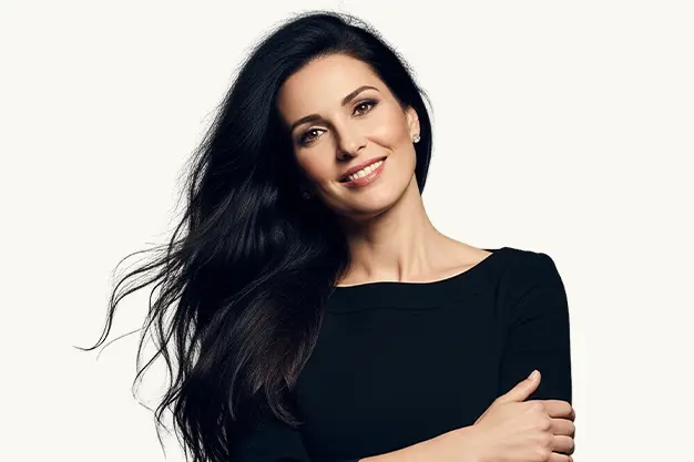 Woman with healthy, strong hair — Trigaine